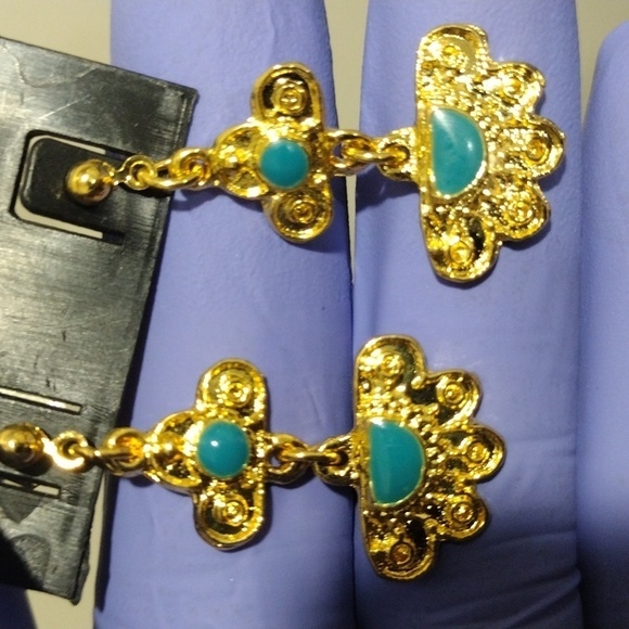 Women's Stylish Gold-tone Design Turquoise Color Stone Drop Dangle Earrings 1.5" - Picture 5 of 5